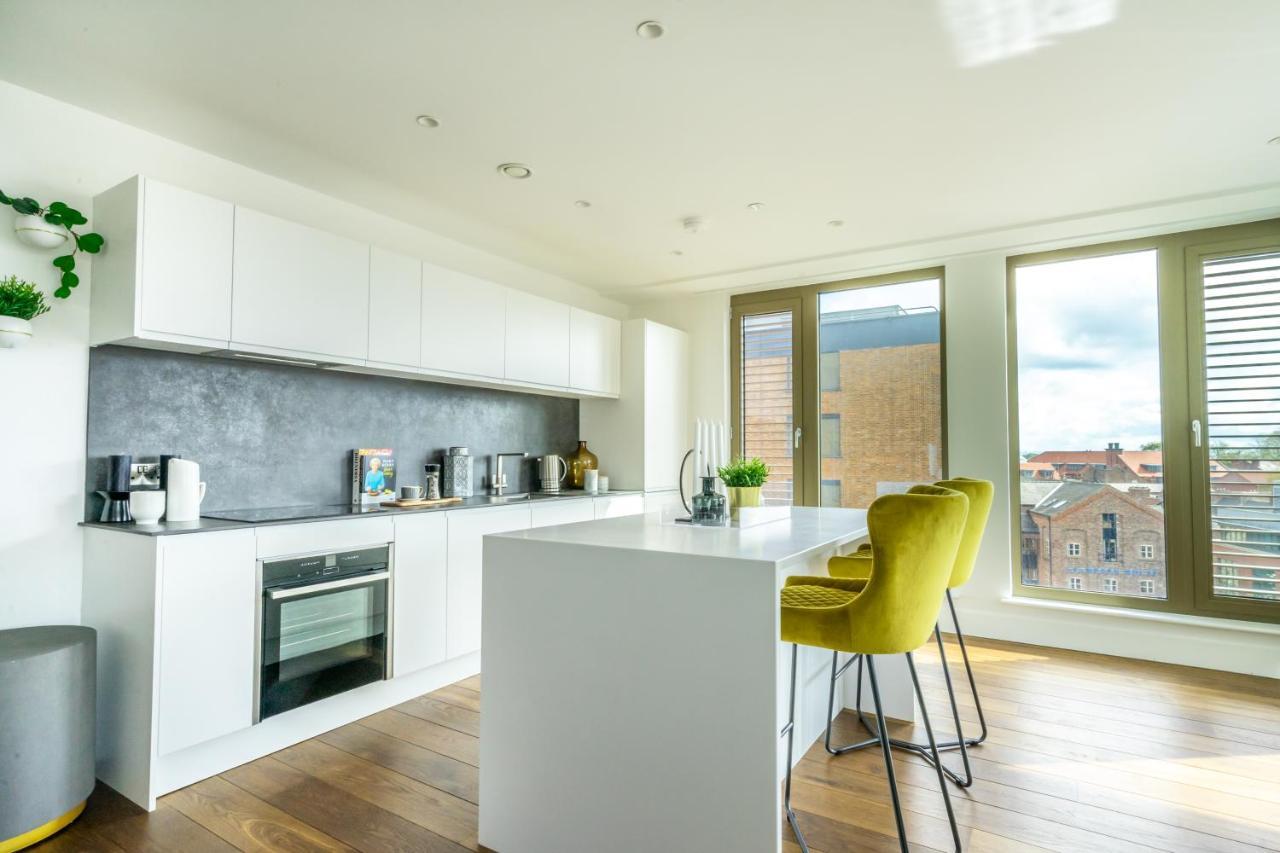 Appartamento Skyview Retreat @ Ryedale House York Esterno foto