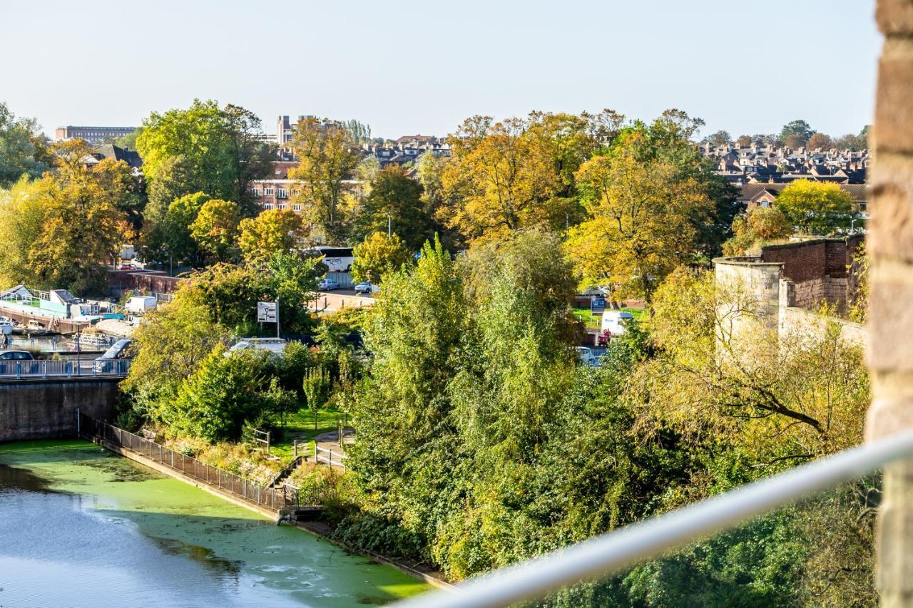 Appartamento Skyview Retreat @ Ryedale House York Esterno foto